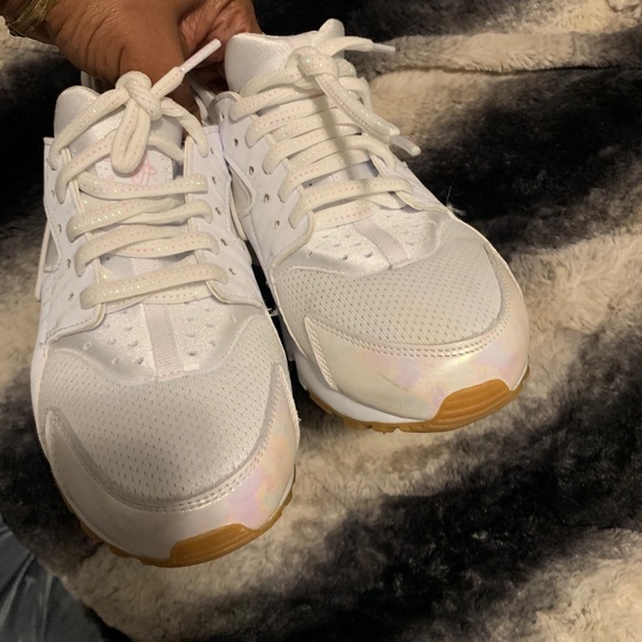 Shoes - Picture 4 of 6